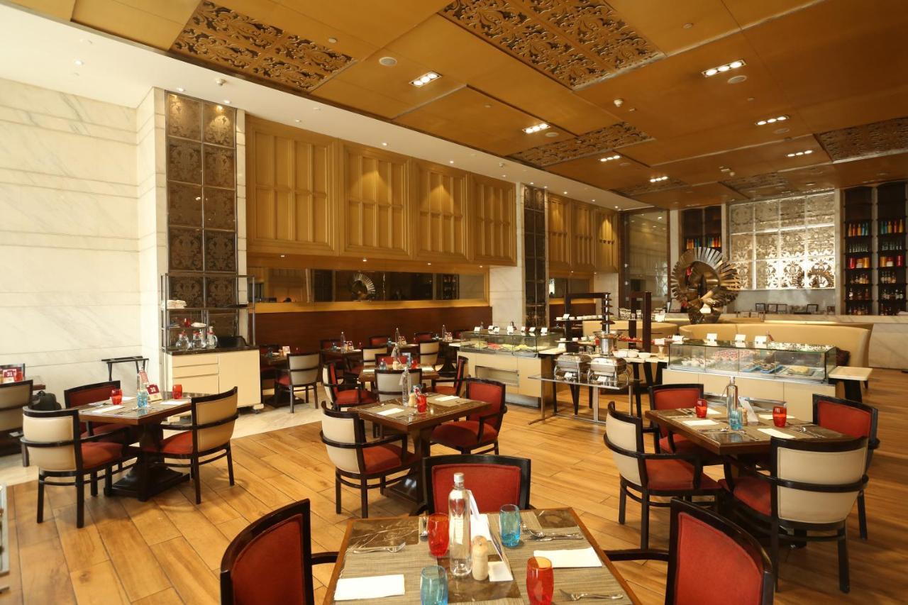 Crowne Plaza New Delhi Mayur Vihar Noida By Ihg Luaran gambar The restaurant