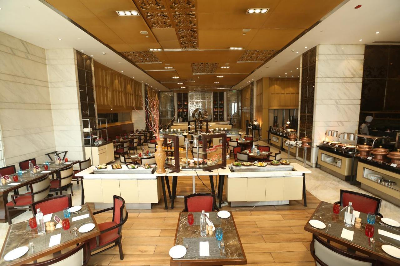 Crowne Plaza New Delhi Mayur Vihar Noida By Ihg Luaran gambar The restaurant