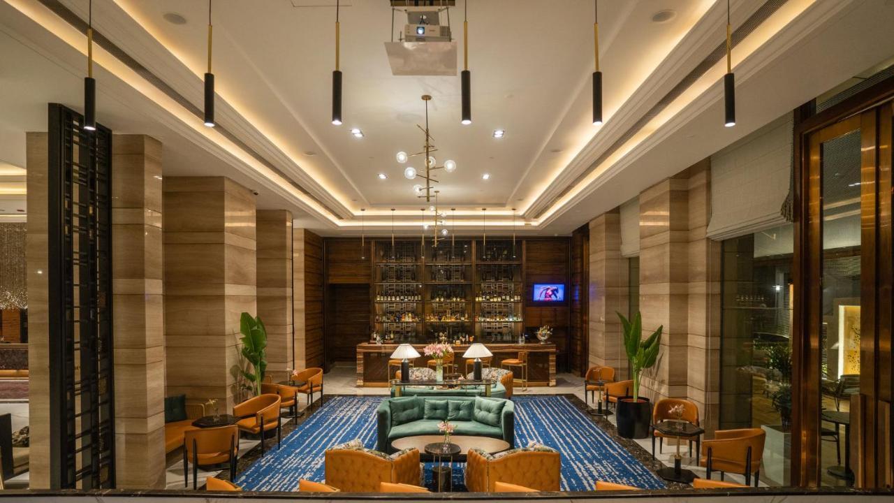 Crowne Plaza New Delhi Mayur Vihar Noida By Ihg Luaran gambar The lobby of the hotel